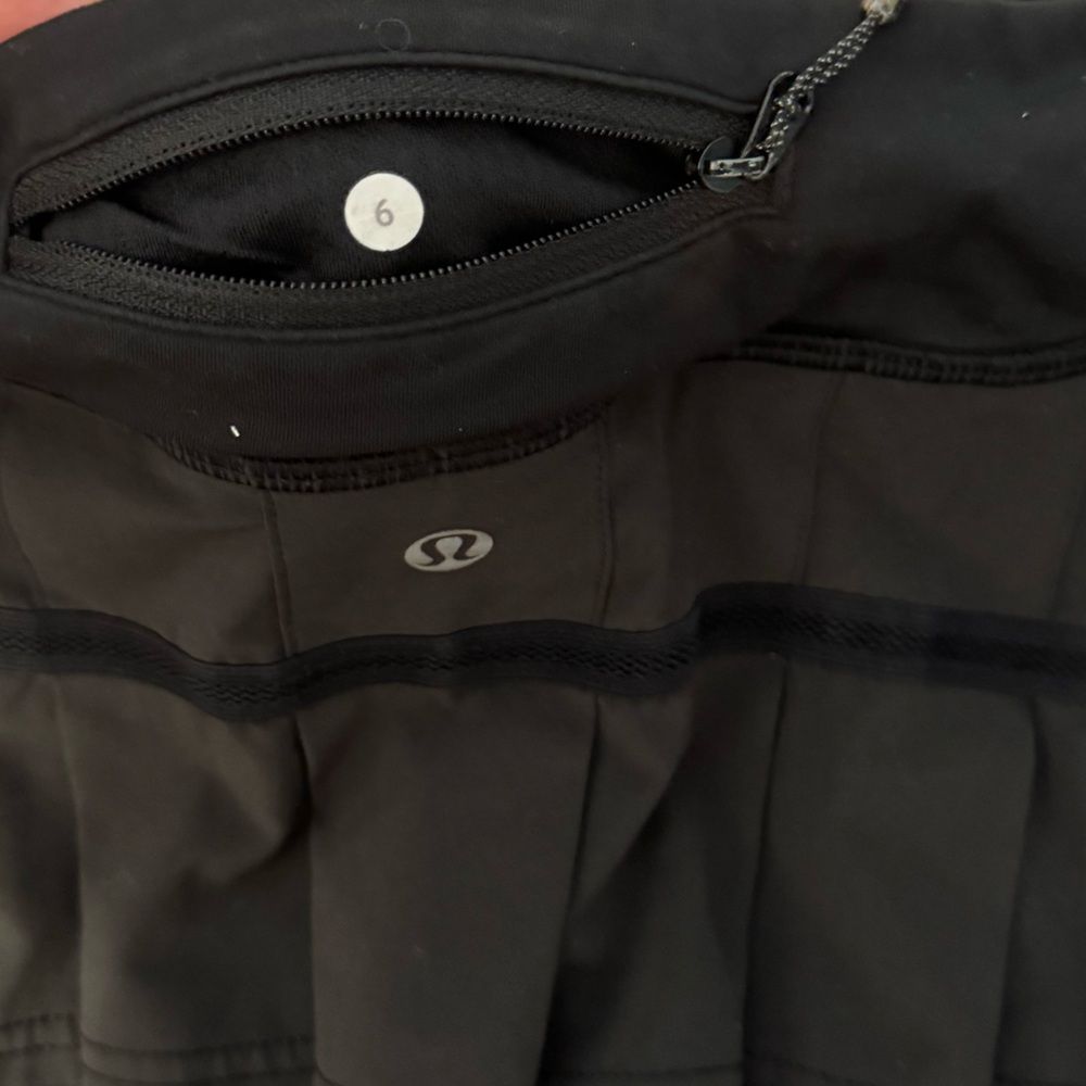 EUC Lululemon Pace Setter Skirt - Black - 6 - Picture 12 of 13